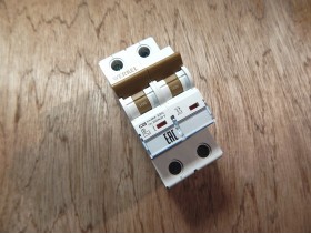 Автоматический выключатель WERKEL W902P256 25А (2П)