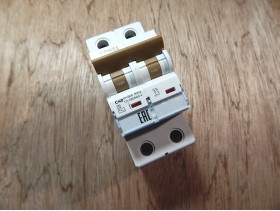 Автоматический выключатель WERKEL W902P406 40А (2П)