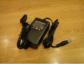 Блок питания YI TENG-1203 (12V - 2A)